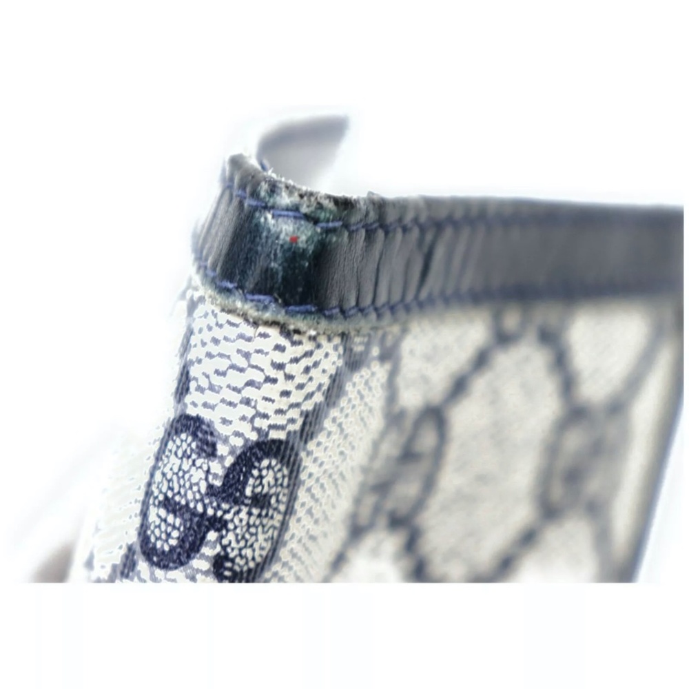 ‼️SOLD‼️❄️☃️💯Auth Gucci Wallet/checkbook Cover - Picture 6 of 9